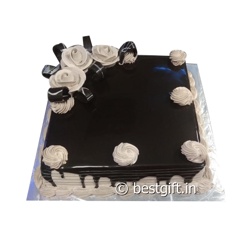 Offers & Deals on Driping Black Currnt Vanilla Cake 3 Kg in Sholinganallur,  Chennai - magicpin | October, 2023
